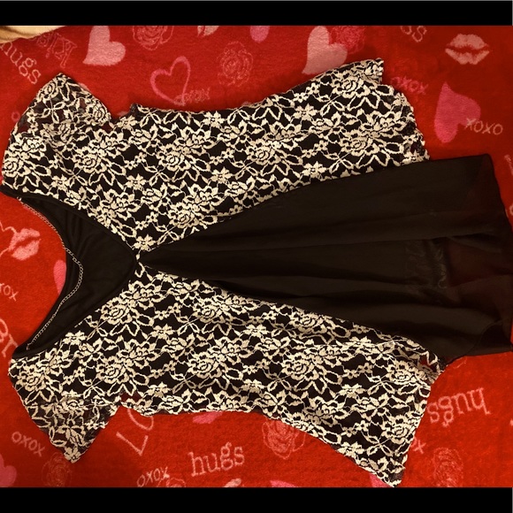 Blouse shirt - Picture 2 of 3